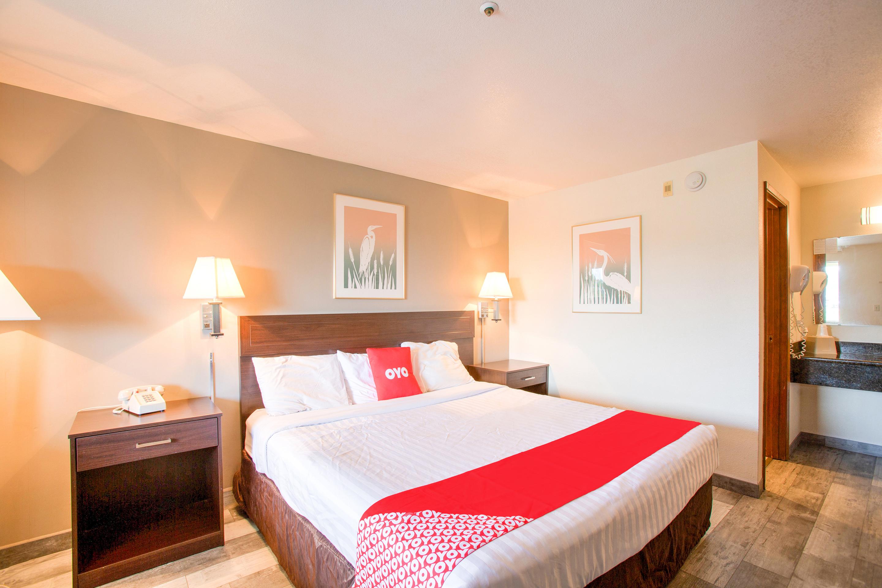 Oyo And Hotel Woodland