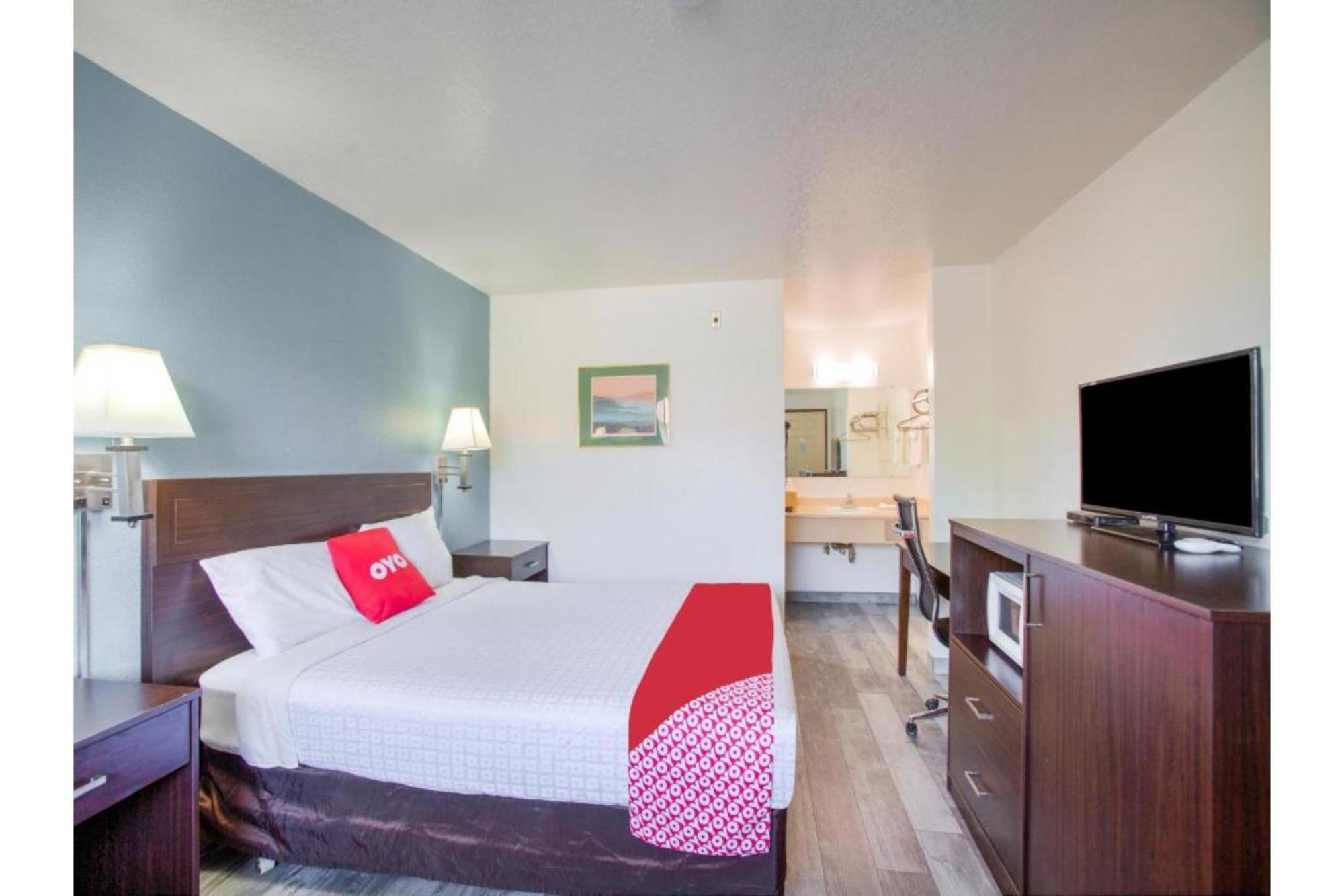 Hotel Oyo And 2*