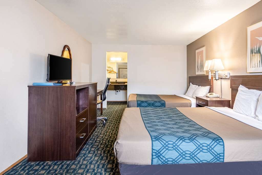 Hotel Oyo And Woodland